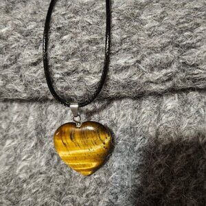 NWOT, golden tiger eye, heart gemstone pendant, hand made, artisan crafted